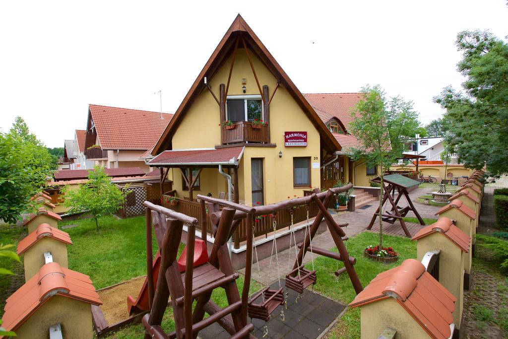 Harmonia Apartmanhaz Hajdúszoboszló Екстериор снимка