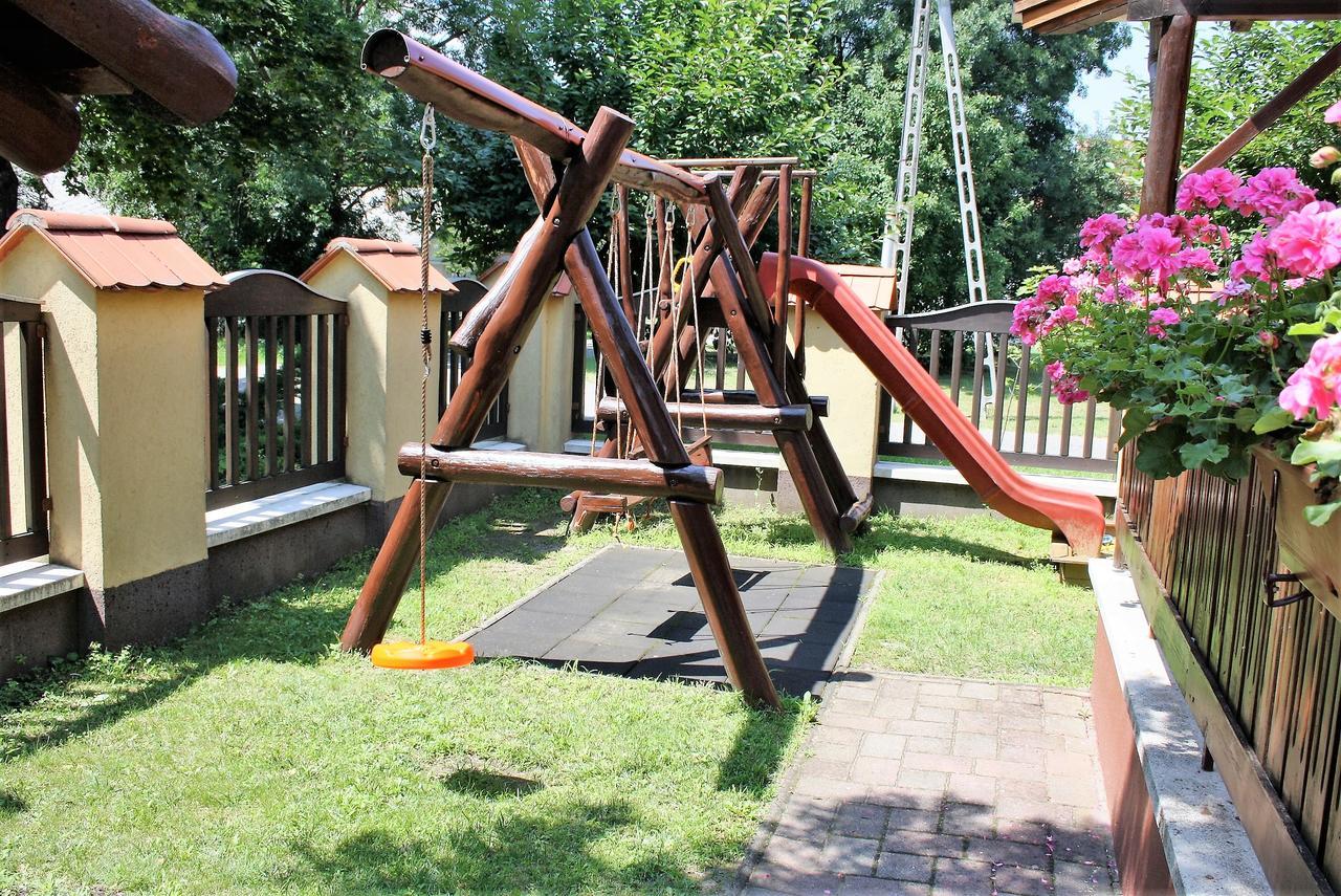 Harmonia Apartmanhaz Hajdúszoboszló Екстериор снимка